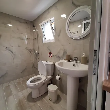 Apartment Yard - By Ronaldo