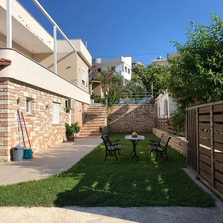 Apartman Yard - By Ronaldo *